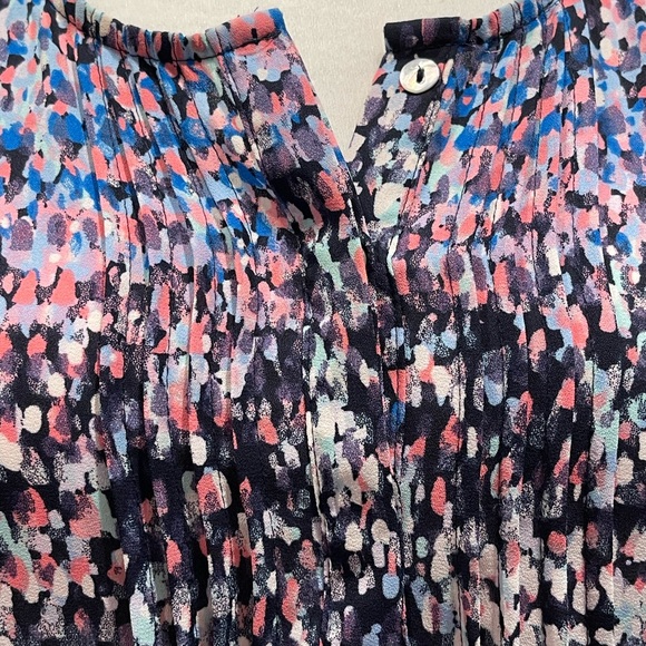 Daniel Rainn - Navy Print Short Sleeve Pleated  Blouse / Large - Picture 2 of 14